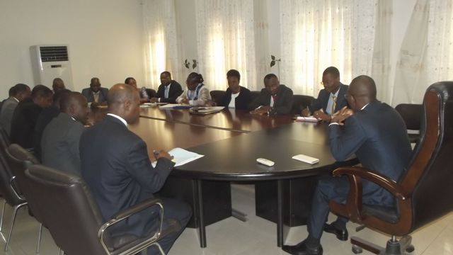 Le Ministre le DC le SG et les direceteurs et chefs de service au tour de la table lors de leurs change de voeux pour la nouvelle anne 2016